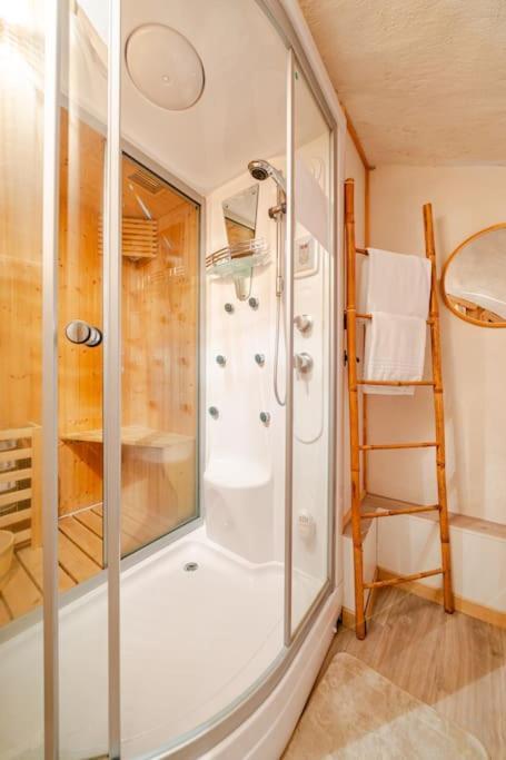 Nuit Romantique Avec Spa Privatif Meilhaud Dış mekan fotoğraf
