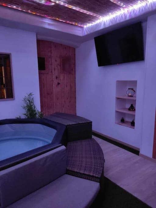 Nuit Romantique Avec Spa Privatif Meilhaud Dış mekan fotoğraf